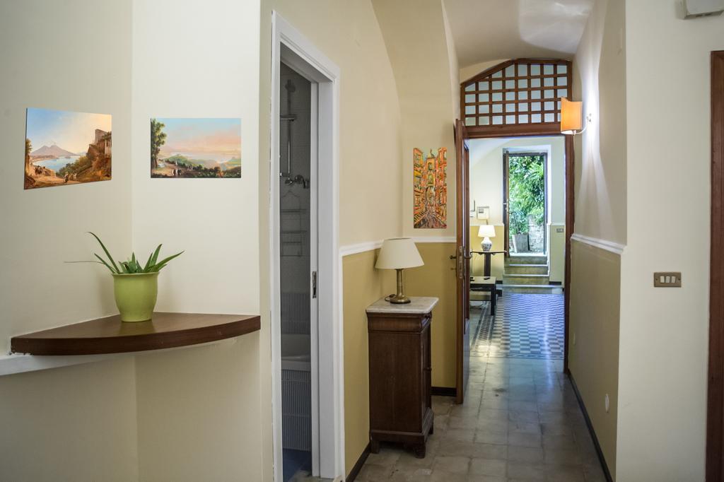 Casa Vacanze Amedeo Napoli Exterior foto